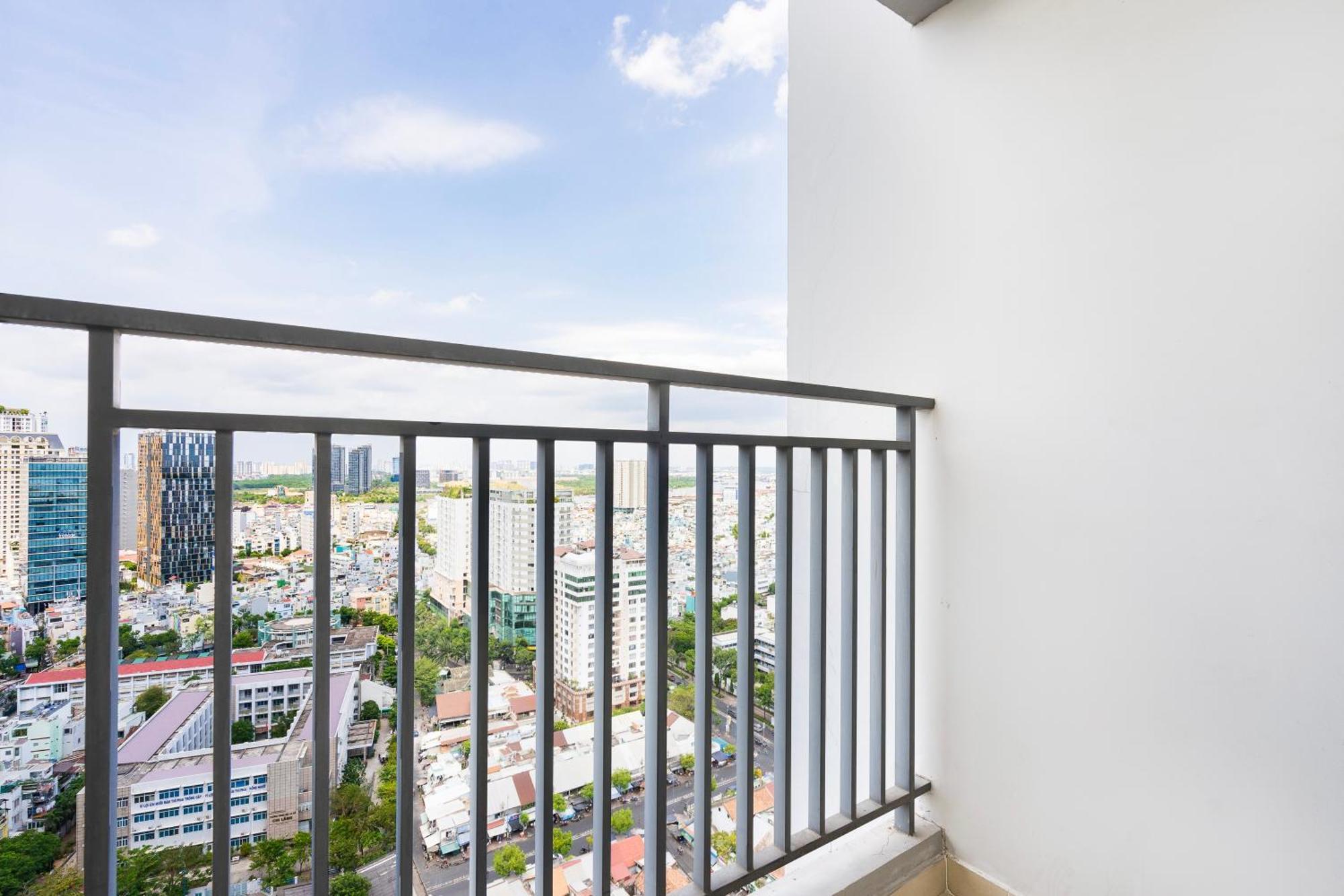 Henry Home - Rivergate Ho Chi Minh City Exterior photo